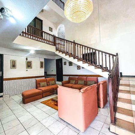 Hill View Hotel Mccarthy Hills Botianaw Екстериор снимка
