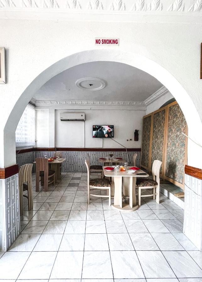 Hill View Hotel Mccarthy Hills Botianaw Екстериор снимка