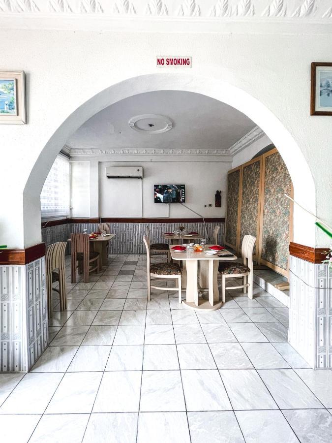 Hill View Hotel Mccarthy Hills Botianaw Екстериор снимка