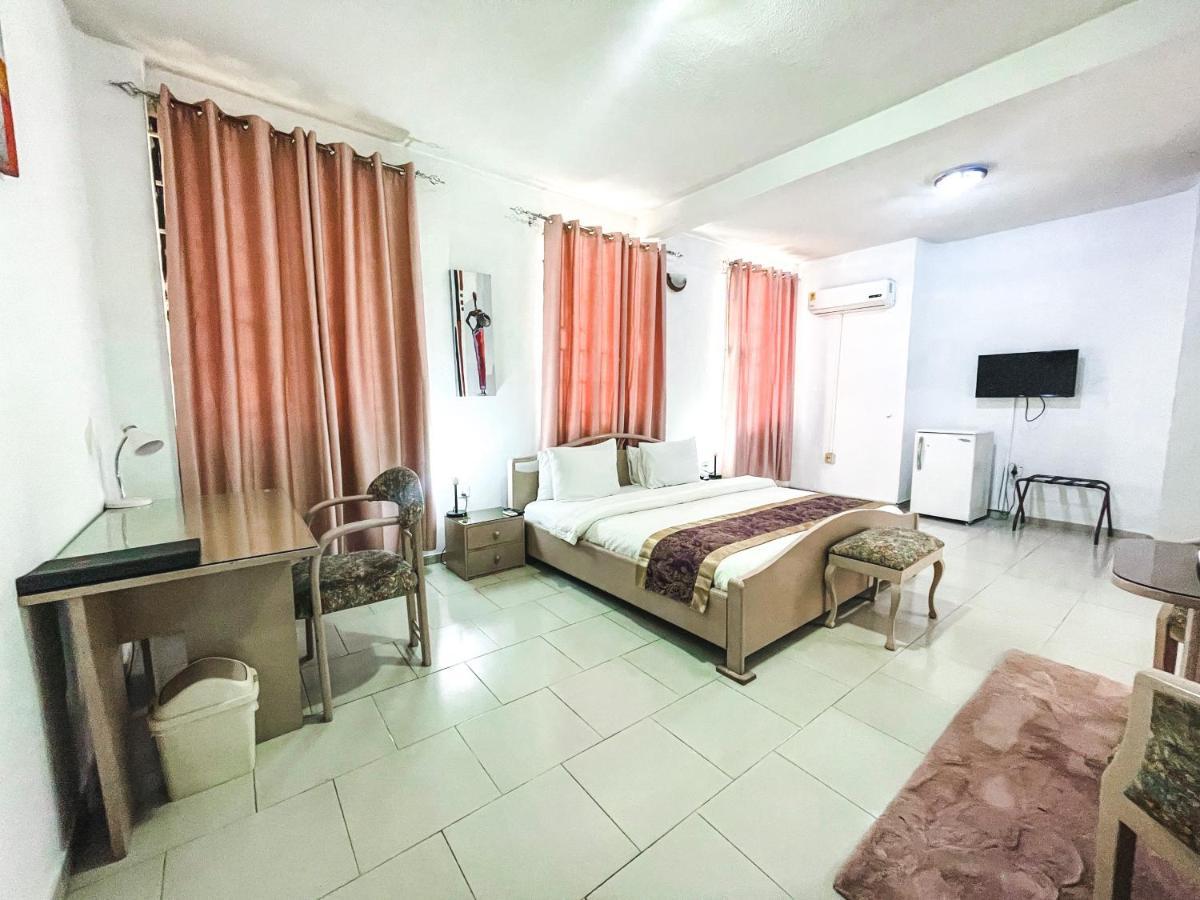 Hill View Hotel Mccarthy Hills Botianaw Екстериор снимка