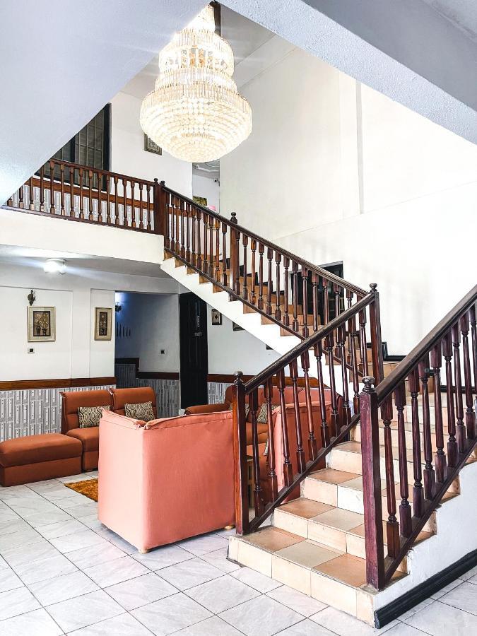 Hill View Hotel Mccarthy Hills Botianaw Екстериор снимка