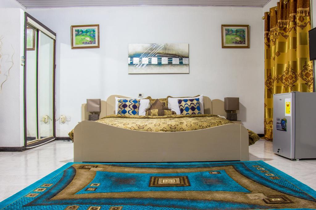 Hill View Hotel Mccarthy Hills Botianaw Екстериор снимка