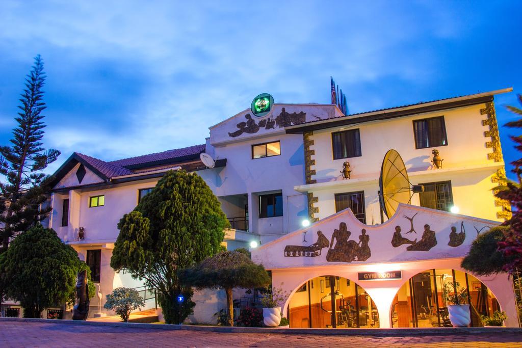 Hill View Hotel Mccarthy Hills Botianaw Екстериор снимка