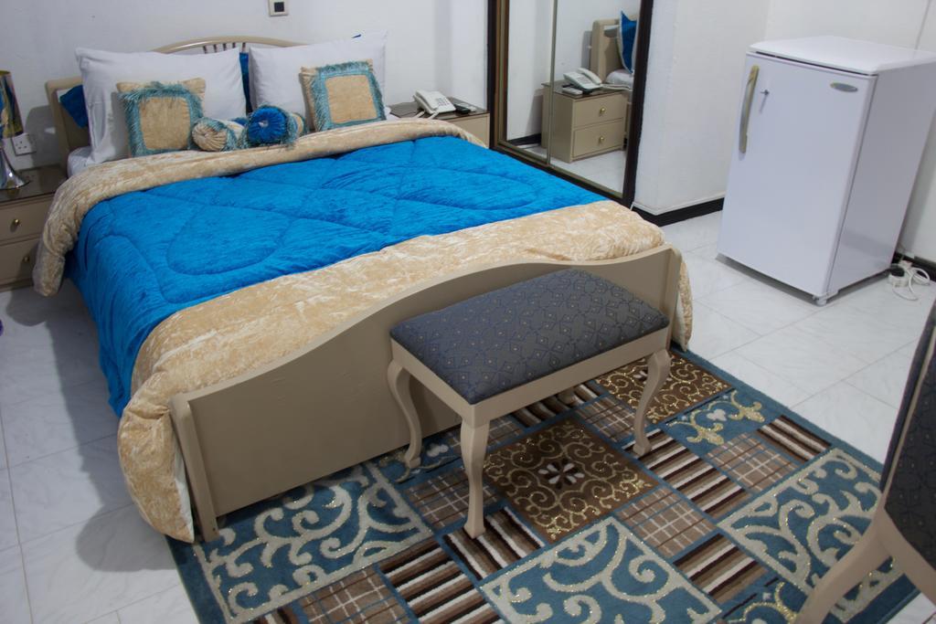 Hill View Hotel Mccarthy Hills Botianaw Екстериор снимка