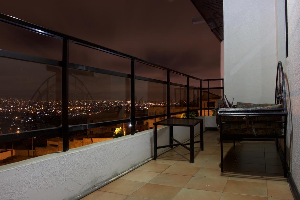 Hill View Hotel Mccarthy Hills Botianaw Екстериор снимка
