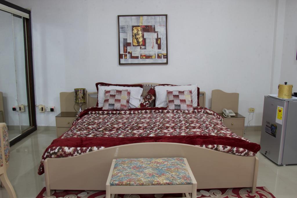 Hill View Hotel Mccarthy Hills Botianaw Екстериор снимка