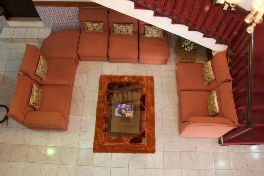 Hill View Hotel Mccarthy Hills Botianaw Екстериор снимка