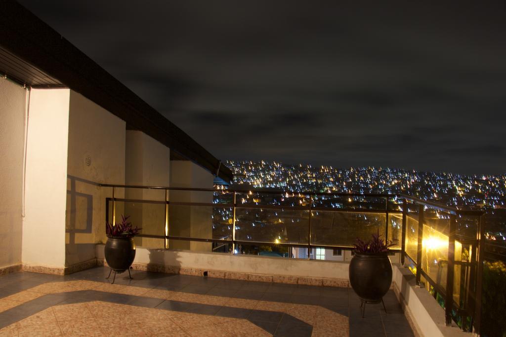 Hill View Hotel Mccarthy Hills Botianaw Екстериор снимка